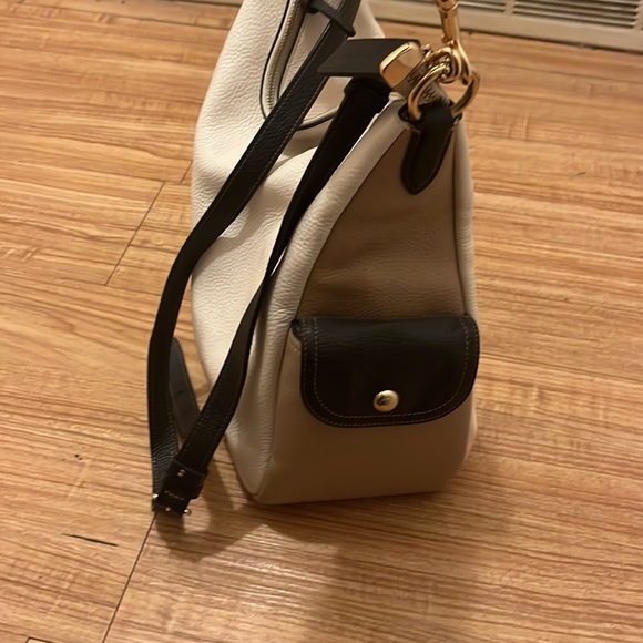 Coach purse - Picture 4 of 5